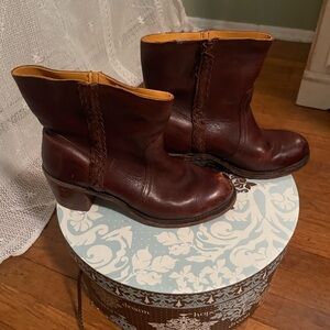 Frye Burgundy Brown Leather Ankle Boots size 9